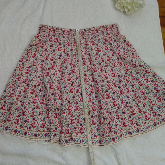 SOLD- NWT Max Studio Ladies Floral Skirt Large - Picture 7 of 13